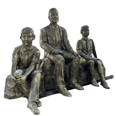 廣西古銅人物玻璃鋼雕塑廠家報(bào)價(jià)參考